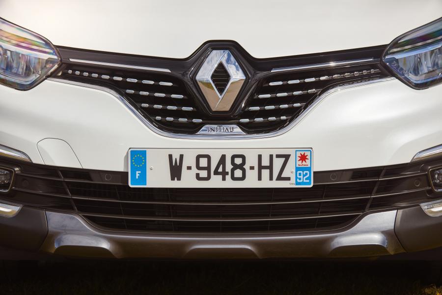 Логотип Renault Captur Initiale Paris 2017 года  (WW) (фото 23 из 44)